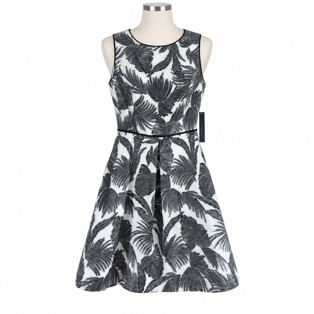 Halston Size 8 Black White Metallic Floral Jacquard Fit & Flare Dress NWT